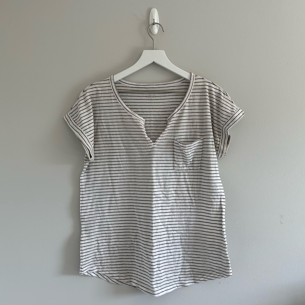 Old Navy Relaxed Black & White Stripe T-shirt Size M